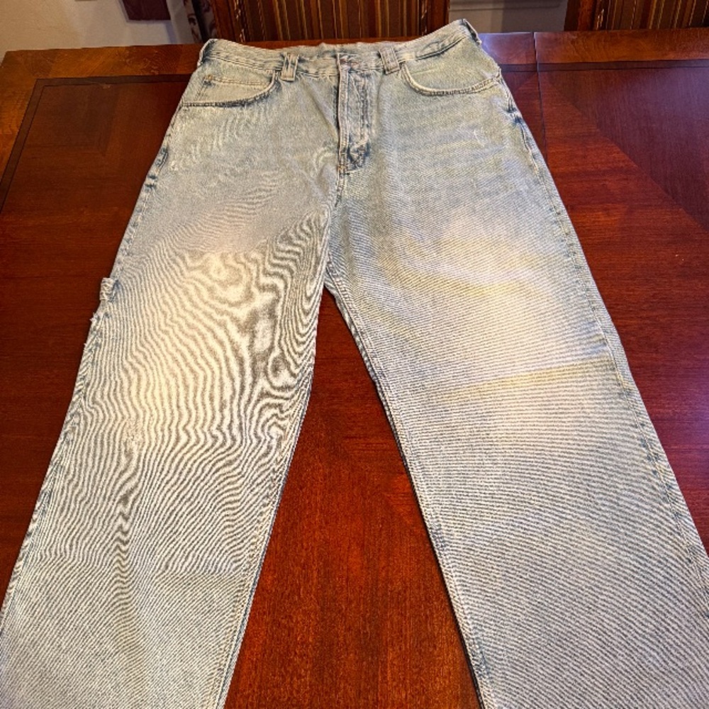 Men’s Never Worn Zara Jeans
Size: 32
Zara